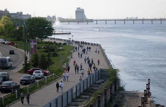 Вид_на_набережную_с_моста.JPG